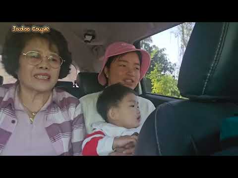 My Korean in-laws visit a Vietnamese rural town market for the first time.