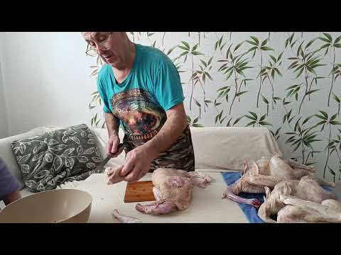 Убираем индюков и делаем таз фарша. Утеплили трубы на чердаке. Делаем ремонт спальни.Пироги с тыквой