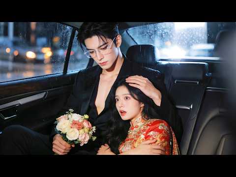 Forced to Marry Old Man—Ruthless CEO Steals Her Away, Locks Her Close and Kisses Her Breathless