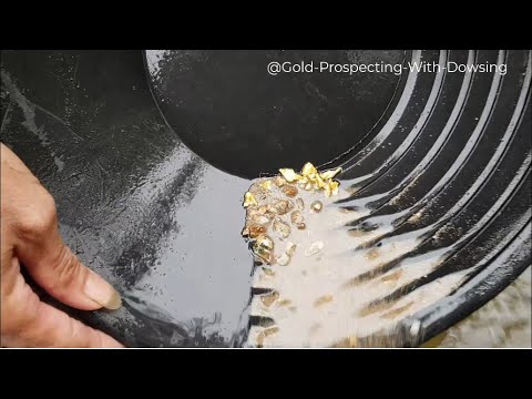 LOST Volcano Gold Rush: We Found Quartz Veins Rich with Gold in a Remote Creek!