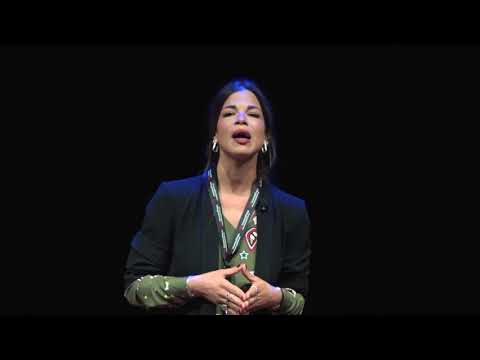 Όταν σου μιλάνε, ξέρεις να ακούς; | Dafni Karavokiri | TEDxUniversityofPiraeus