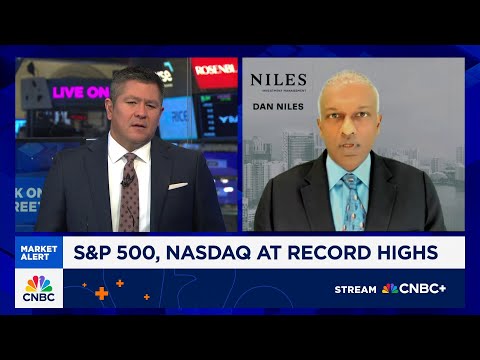 Dan Niles: Govt. shutdown may last long but it really doesn't matter for stocks