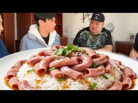 【大胃王挑戰】挑戰大街上隨機抽出一位幸運兒帶他吃海鮮大餐！海腸撈飯鮮嫩Q彈，大匙吃著滿嘴流油超滿足｜Food Challenge【櫻木花胖】