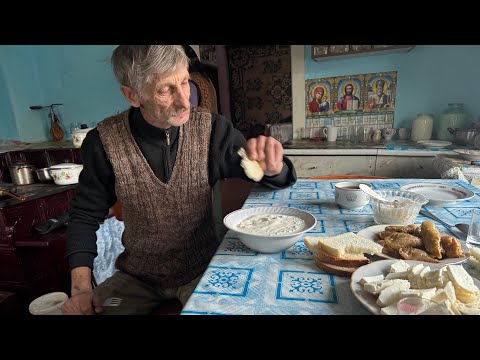 A difficult life in the mountains for a family without civilization