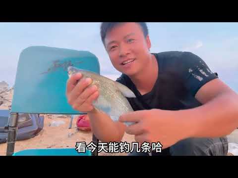 4个小时钓一条鱼，老表为了安慰我请吃夜宵，太扎心了