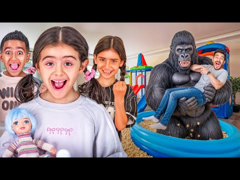 حولت بيتنا لأكبر مدينة ألعاب🎢ومليت حمام السباحة فشار 🍿 والغوريلا انقذتنا 🦍