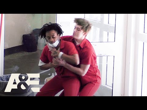 The EPIC Broomstick Shank Fight | 60 Days In | A&E