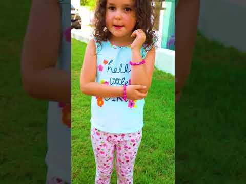 खेलते हुए मज़ेदार पल - माया और मैरी की कहानी! #shorts