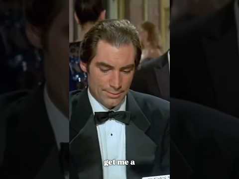 How to Make James Bond’s Favourite Old Fashioned 🥃