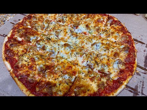 Cooking Enthusiasts: Chicago Style Thin Crust Pizza