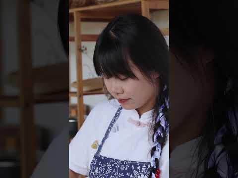 Pick fresh tomatoes for Chinese snacks【二米炊烟】