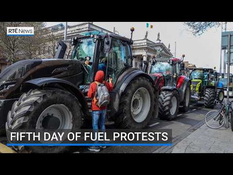 Fuel protest latest: Arrests, disruption and talks | RTÉ News
