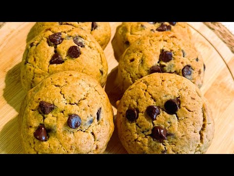 SOFT & CHEWEY CLASSIC CHOCOLATE CHIP COOKIES THAT MELT IN YOUR MOUTH