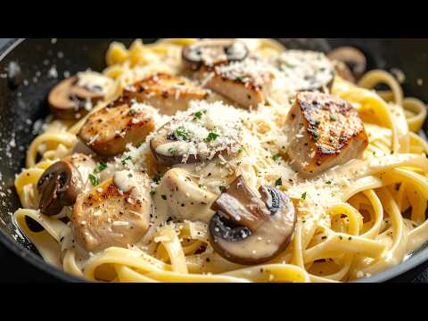 I have never eaten such delicious pasta! Famous alfredo fettuccine recipe with chicken breast!