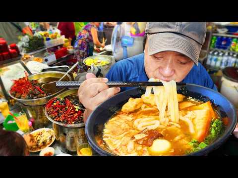 Vietnamese MICHELIN NOODLES! 5 Hour Local STREET FOOD & NOODLE Tour of Da Nang, Vietnam