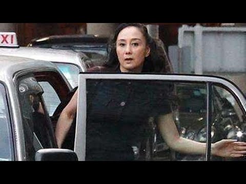 李连杰晒妻子近照，62岁利智衰老似老奶奶！反观前妻状态依然优雅