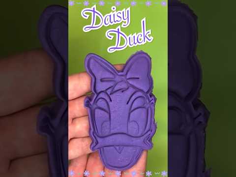 Playdough Videos - Letās Create Daisy Duck š #Playdough #DIYCrafts #Shorts