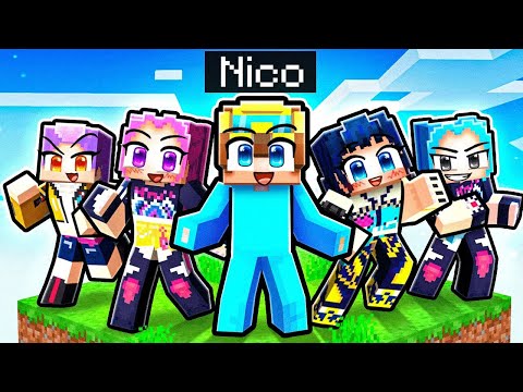 Having a HUNTRIX Family in Minecraft!