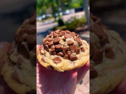 Chunky chocolate chip cookie🤤 #chocolate #cookie #beautiful #love #foodporn