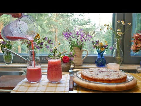 Slow Life in Finland🍓Almond Strawberry Cake🍰Foraging Wild Blueberries🫐Homemade Jam & Juice🍯