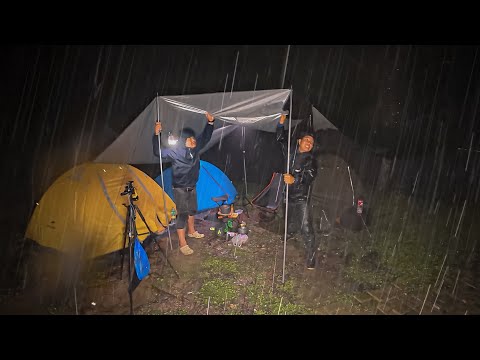 CAMPING UNDER HEAVY RAIN - MALICO | FKM ADVENTURE SCOOTERS