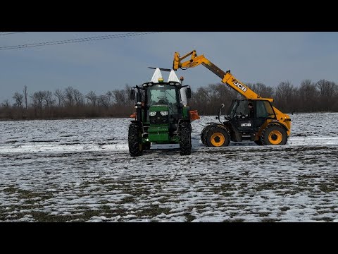 Перший виїзд в поле￼,вносим сульфат амонію