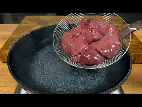 Place the chicken liver in boiling water! You've never eaten anything more delicious! Simply delicio