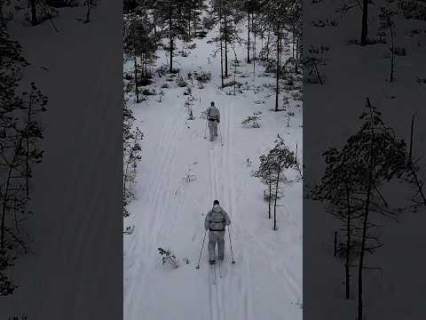 How Operators Move and Fight on Skis