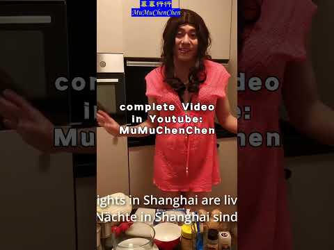 asian Transgender/ cook/ sing/ comedy 在德國用中華白菜配意式奶酪煮白菜豆腐湯/ 清唱《夜上海》/反串搞笑