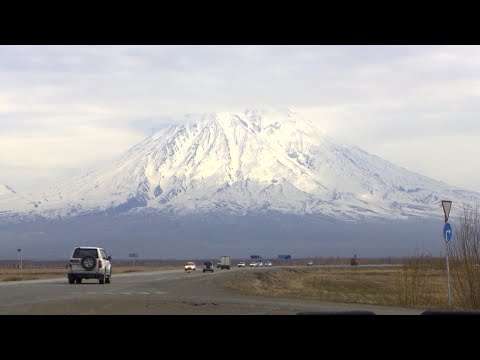 【精選】生人勿近！普丁口中的「日出之國」，直擊俄羅斯最神秘的禁區！冰火交鋒，人類禁足，只能搭乘直升機降落在火山口裡…看金鐘主持人舒夢蘭深入地球的冰與火之地｜聚焦全世界｜舒夢蘭