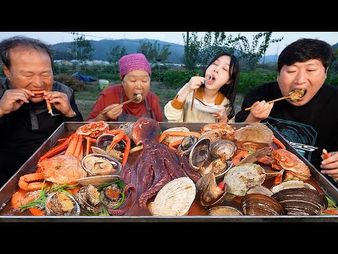 Spicy Seafood soup with octopus, crab, abalone, clam - Mukbang eating show