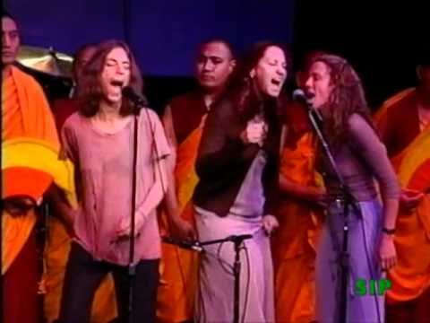 Patti Smith, Sheryl Crow, Michael Stipe, People Have the Power