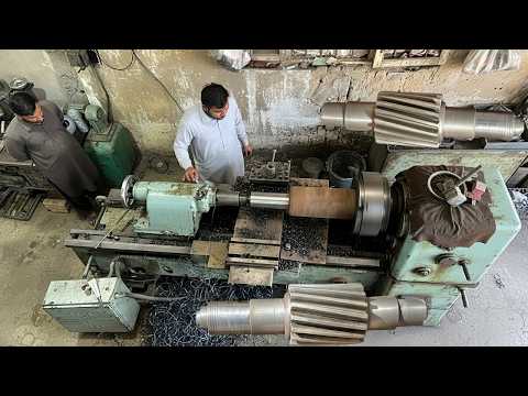 How 3rd World Machinists Built a 700KG Shaft with Fire, Hammer & Old Lathe Machines!