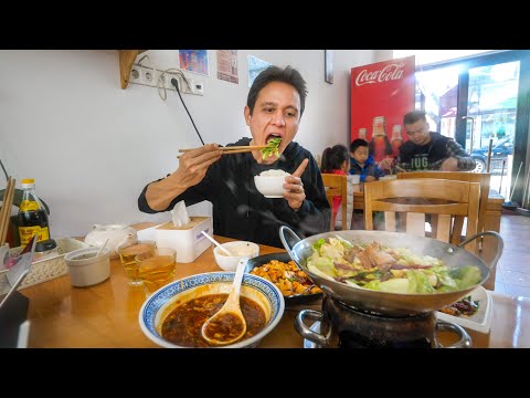 Chinatown in Budapest, Hungary 🇭🇺 Best Chinese Food I’ve Eaten in Europe!