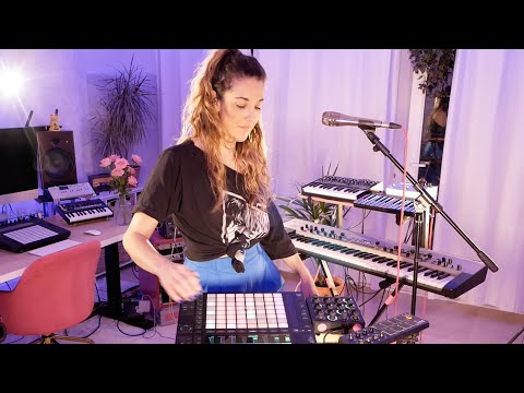 Ableton Live Performance with Roland SE.02, BOSS Ve-500 and Lumi Keys - ABXY