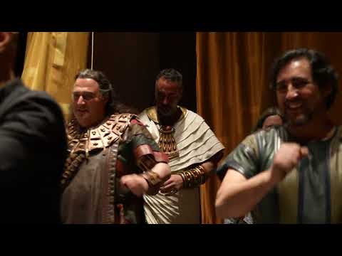 When the curtain comes down at the Metropolitan Opera - Christian Van Horn