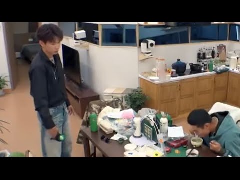 王子奇跟朋友聊天《五十公里桃花塢5》WangZiqi"WonderlandS5＃王子奇 #wangziqi#五十公里桃花塢5 ＃WonderlandS5