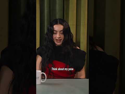 the best advice for the red carpet… #glovesoff #charlixcx