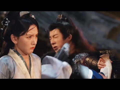 😂 Hilarious! Xiao Qiao slapped Wei Shao, and he still offered to massage her feet—too spoiled!