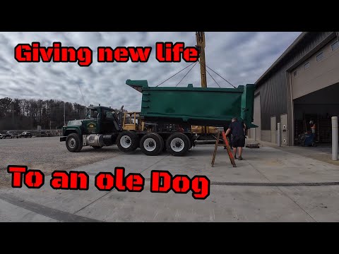 Replacing a 23 year old dump bed on a very nice RB Mack to give it new life again ​#macktrucks