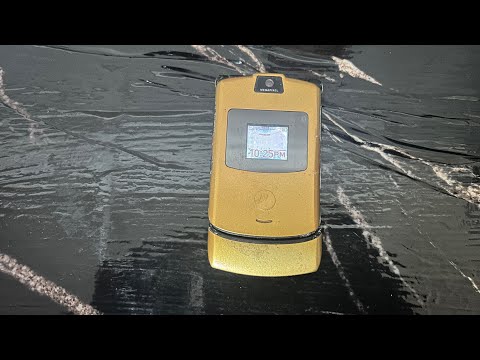 MOTOROLA RAZR V3 FLIP PHONE IN 2025