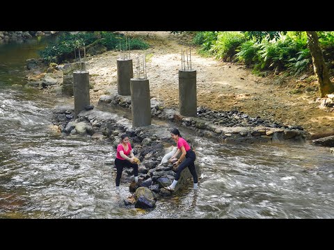 Build Solid Concrete Foundations And Pillar To Install The Giant Water Wheel Bring Water To Fields