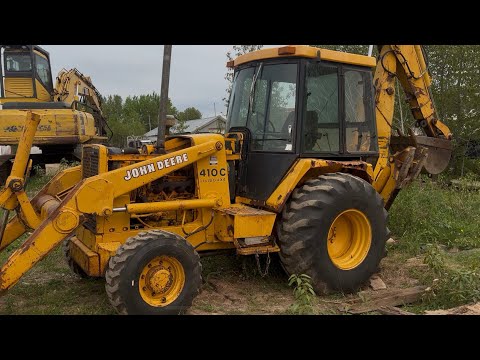 JOHNDEERE 410C Engine Oil And Fuel Service