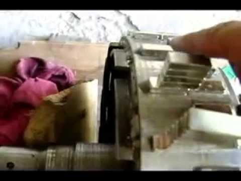 Клеим магниты на ротор.  we glue magnets on a rotor