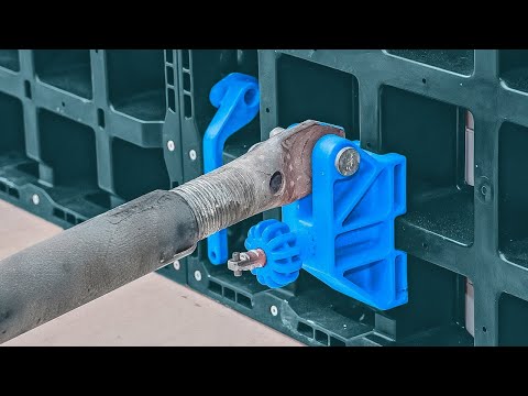 Whoever invented this construction machine is a genius. Even Albert Einstein couldn't achieve this!