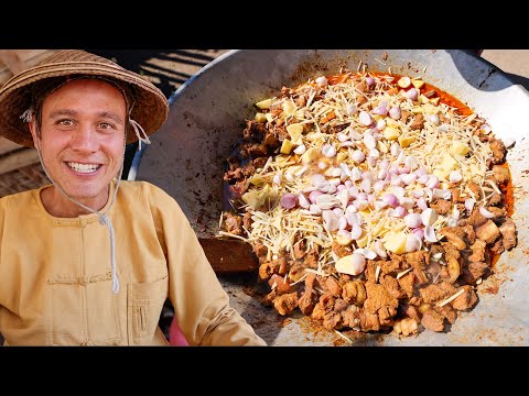 Burmese Food - CURRY JACUZZI!! 5 Aunty’s Cooking For Entire Shan Village!!