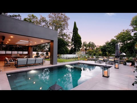 BACKYARD RELAXING AREA DESIGN IDEAS | COZY BACKYARD OUTDOOR LIVING SPACE WITH GARDEN LANDSCAPING