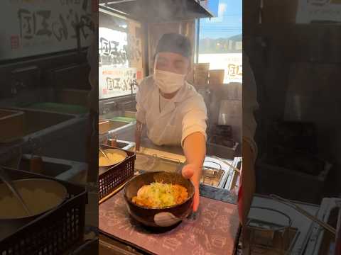 Six members family-run udon shop always packed with customers🤤#japanesefood