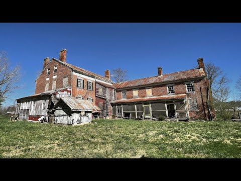 Beautiful Packed 180 year old Derelict Mansion in Tennessee w/ Incredible Architecture