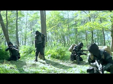 【Super-hot Movie】 Japanese special forces enter an ancient village, unaware of traps,being wiped out